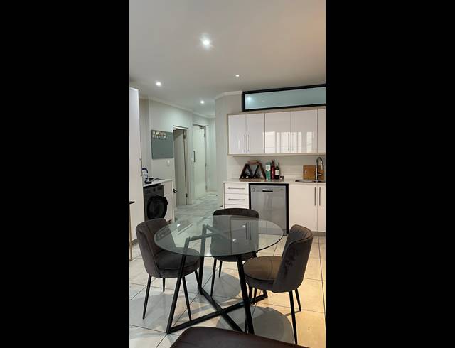 2 BEDROOM APARTMENT FOR SALE IN BRYANSTON